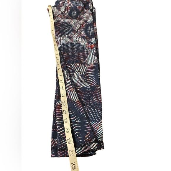 Patagonia Women’s Centered Leggings Sz S Navy Geo Print Yoga Pants 27” Inseam - Picture 9 of 11